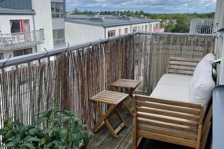 Tvåa i Råcksta med balkong & högt i tak