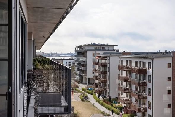 Lyxig 2:a med balkong på Kvarnholmen