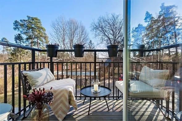 Möblerad och modern 1:a i Sollentuna