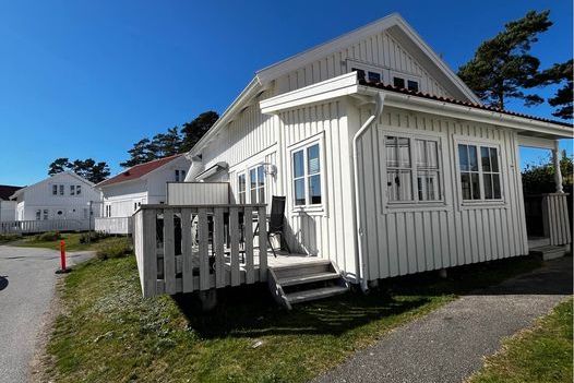 Mysig 6-bäddstuga nära Tanumstrand