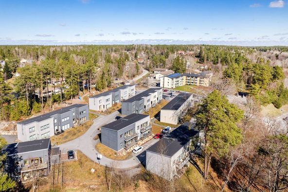 Familjevänlig 3:a i Mölnbo nära natur & pendel