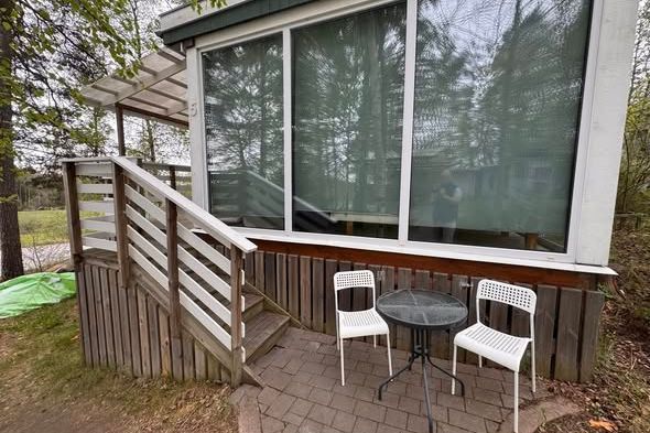 Mysigt Attefallshus nära T-bana