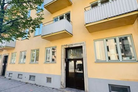 Charmig 2:a med balkong på Kungsgatan