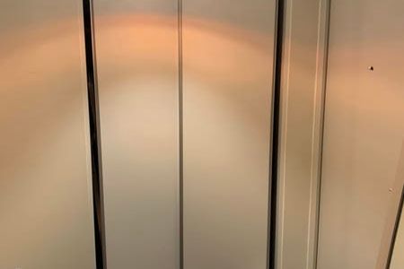 Nyproducerad 2:a nära pendel & centrum