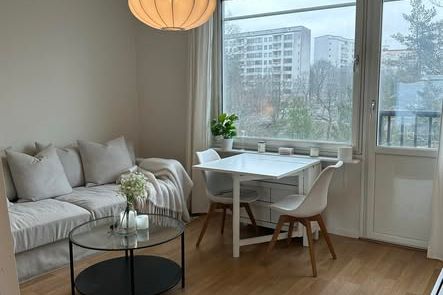 Möblerad 1:a med sovalkov i Bandhagen