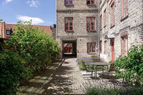 Nyrenoverad tvåa med uteplats i Lund