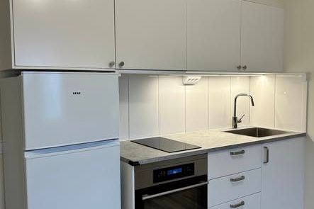 Möblerad etta i Rissne med egen ingång