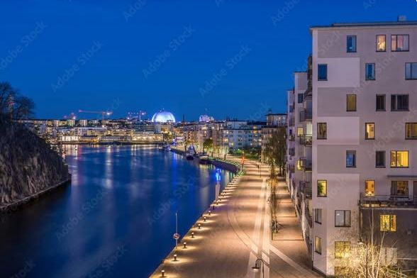 Möblerat rum med balkong på Södermalm