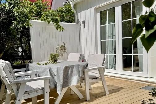 Möblerat attefallshus på Stora Essingen