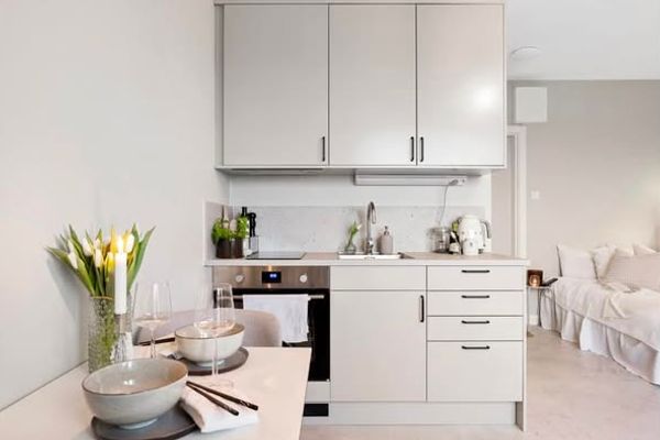 Möblerad etta vid Årstaberg – ljus & nära city