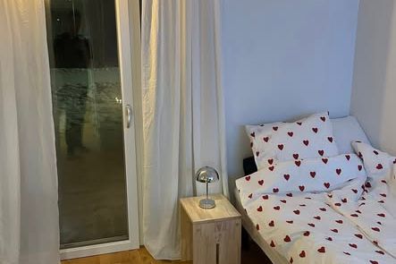 Möblerad studio Tomtebo – Sommarhyra