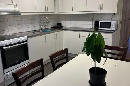 Rymligt 2-rumshus i Upplands Väsby
