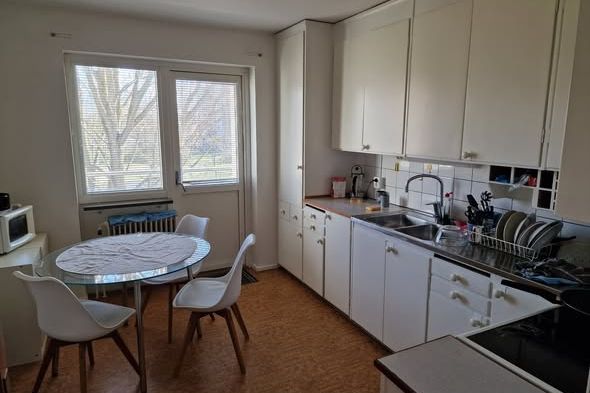 Möblerat rum med balkong i Malmö