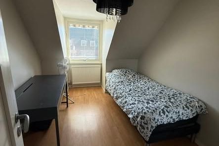 Rum i radhus i Tumba – nära pendeln