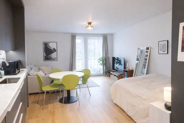 Modern 1:a i Ladugårdsängen – möblerad