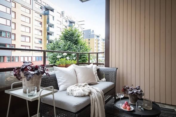 3:a vid Slottsskogen med garage