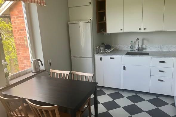 Ljus 2:a i Stocksund – möblerad