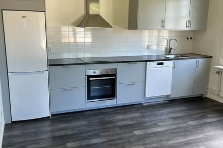 Renoverad 1:a i Strålsnäs med parkering