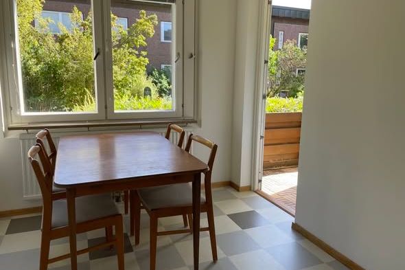 Ljus 3:a med balkong i Östra Torn