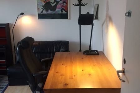 Möblerat rum nära Södertörn & pendeln
