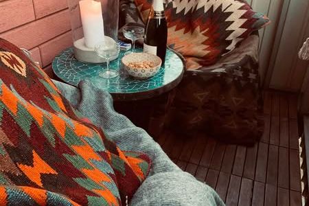 Möblerad 1:a med balkong nära centrum