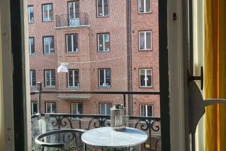 Stilfullt rum med balkong i Johanneberg