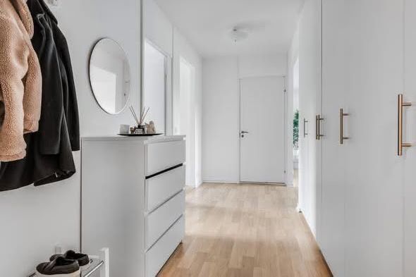 Jättefin 2:a med balkong i Borås