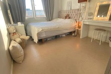 Möblerat rum i Nacka nära Slussen
