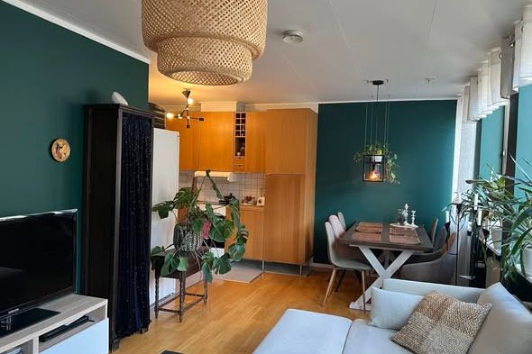 Central tvåa med tvättmaskin – inflytt mars