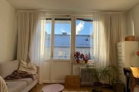 Ljus 1:a i Hökarängen med balkong