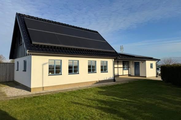 Rymlig 4:a med trädgård i Gullåkra