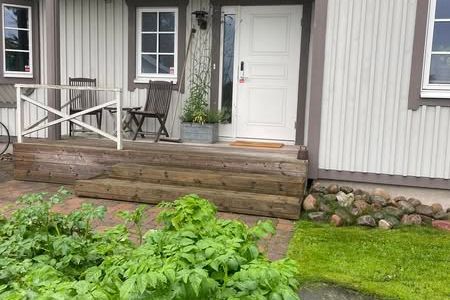 Mysig 1:a i villa med trädgård, Olofstorp