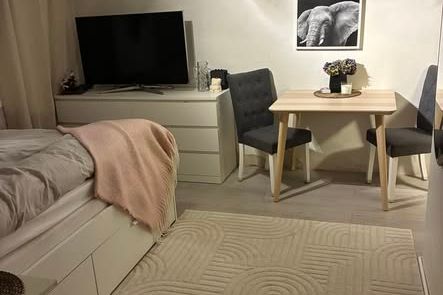 Källarlgh m egen ingång i Bagaregården