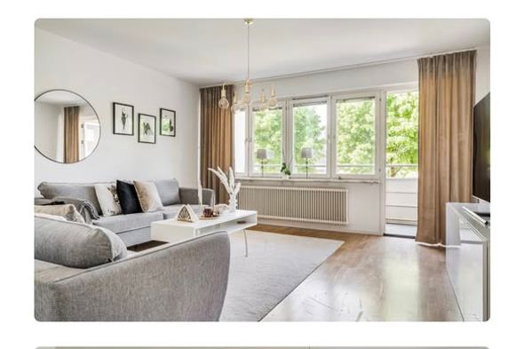 Ljus 2:a med diskmaskin nära naturen