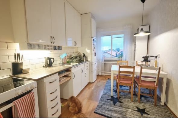 Stort rum med balkong i Guldheden