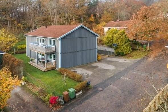 4 rok markplan med trädgård & bastu